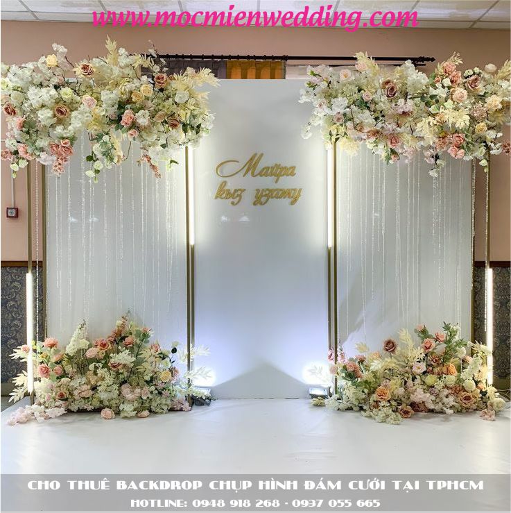 Backdrop cưới hoa lụa thiết kế cao cấp tại TPHCM