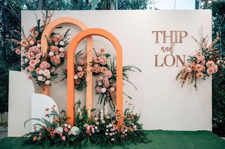 Backdrop chụp hình tone cam sữa
