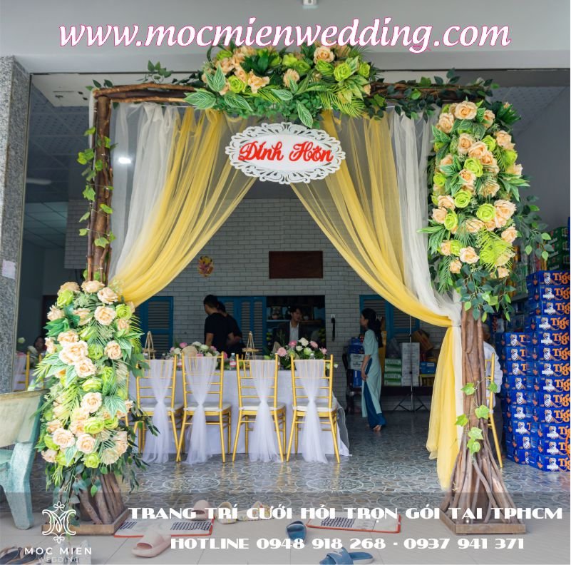 Trang trí cổng hoa cưới cho lế gia tiên tại nhà TPHCM