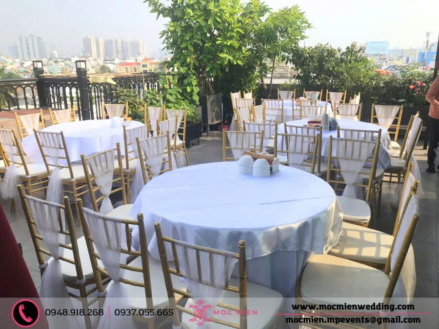 Cho thuê ghế tiffany tiệc ngoài trời 
