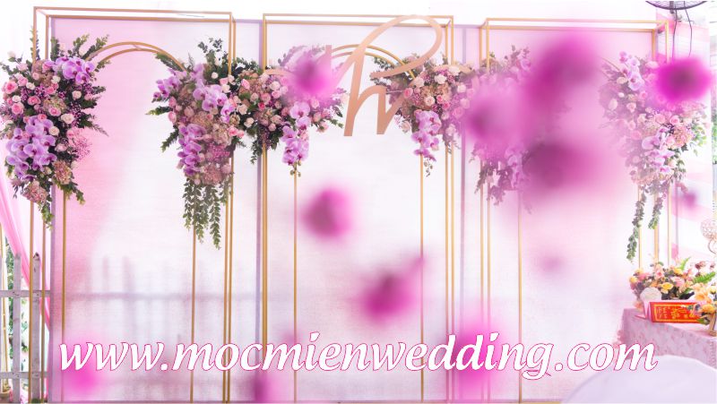 Mẫu backdrop chụp ảnh đám cưới tại nhà thiết kế 3D tông màu hồng cao cấp