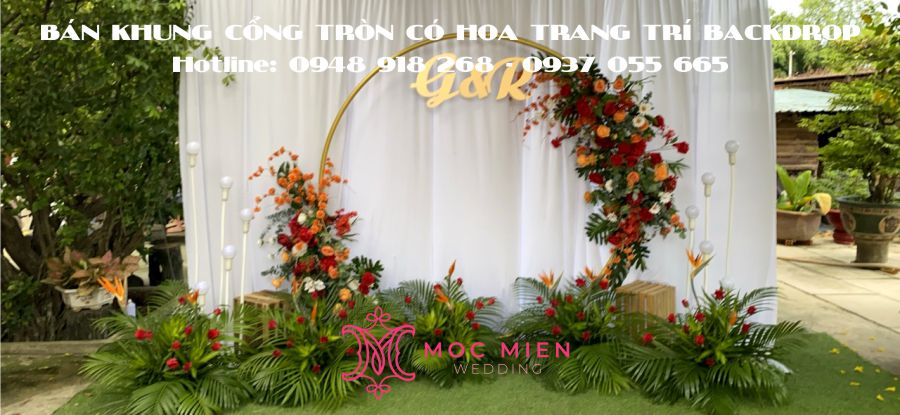 Trang trí backdrop cưới với khung cổng hoa lụa hình tròn tại TPHCM