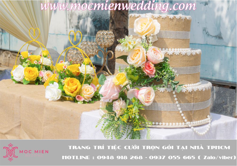 Trang trí bàn để thùng tiền mừng cưới giá rẻ nhất TPHCM