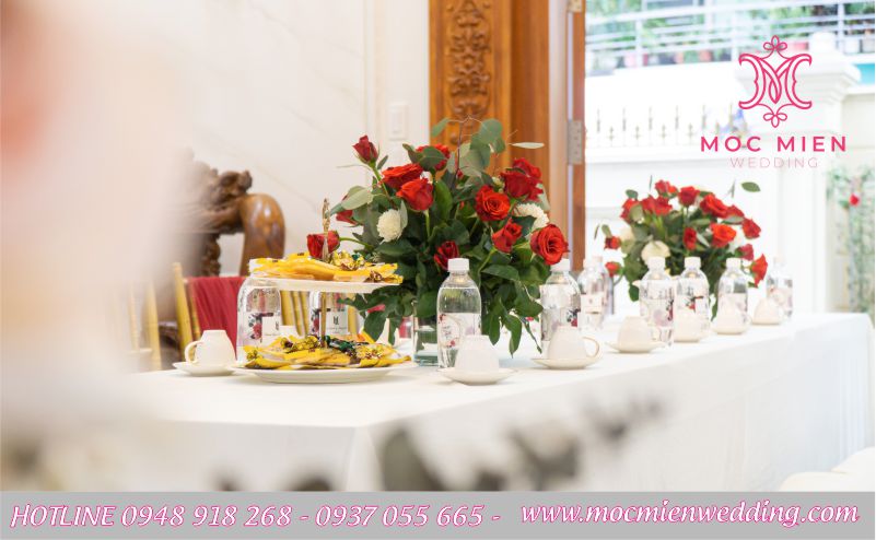 Trang trí bàn hai họ đẹp cho đám cưới tổ chức tại nhà quận Tân Phú